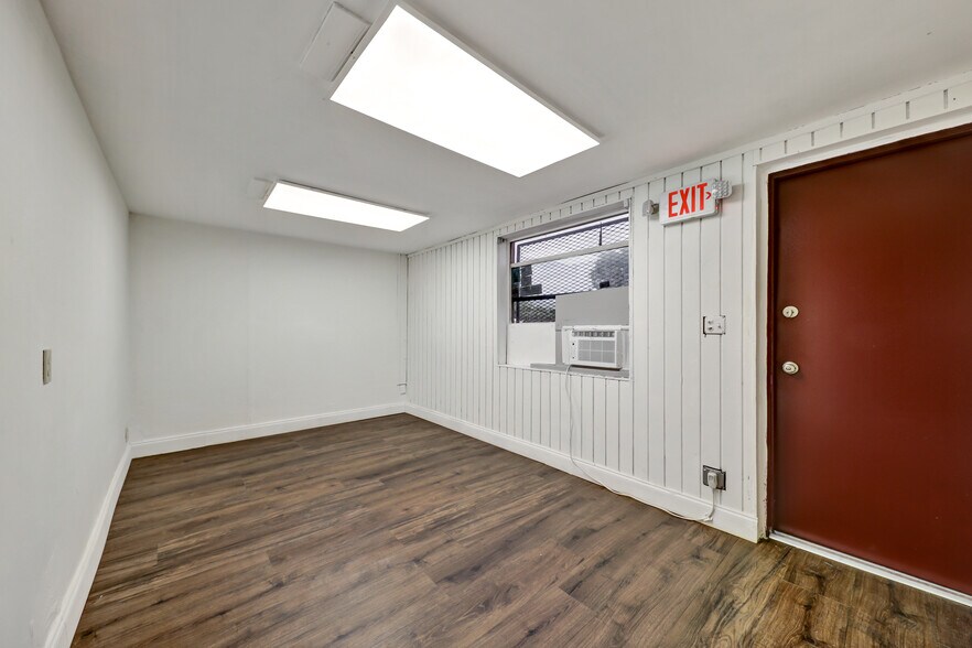 More Photos Of 1840-1862 NW 29th St, Oakland Park Warehouse For Lease