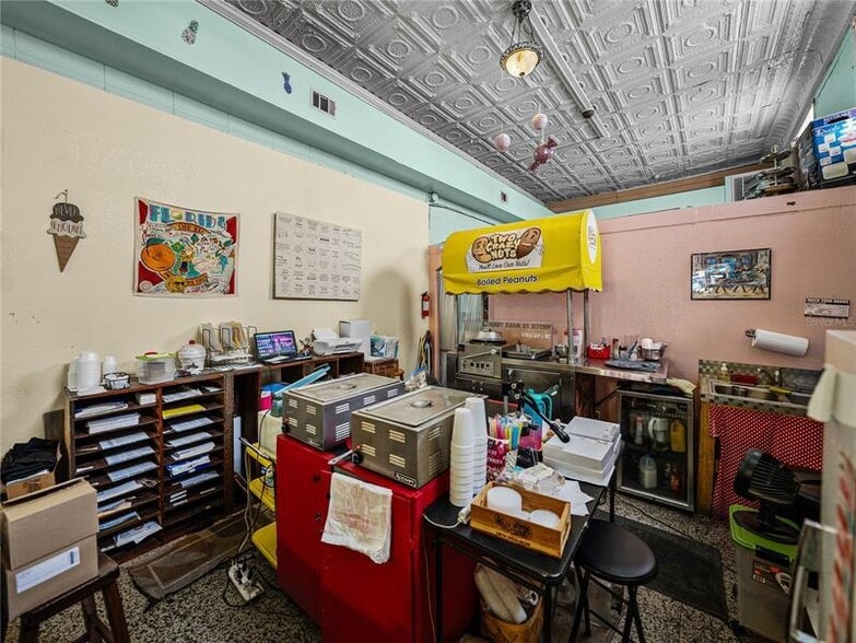 More Photos Of 135 S Central Ave, Bartow Storefront Retail Residential For Sale