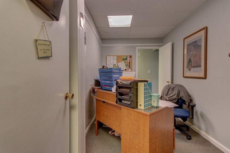 More Photos Of 4311 Appleton Ave NW, Roanoke Office For Lease