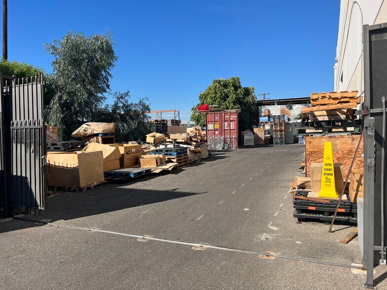 More Photos Of 1488 E Mission Blvd, Pomona Distribution For Sale