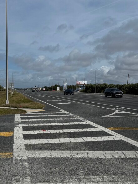 More Photos Of 1118 Suzanne Dr, Spring Hill Auto Repair For Lease