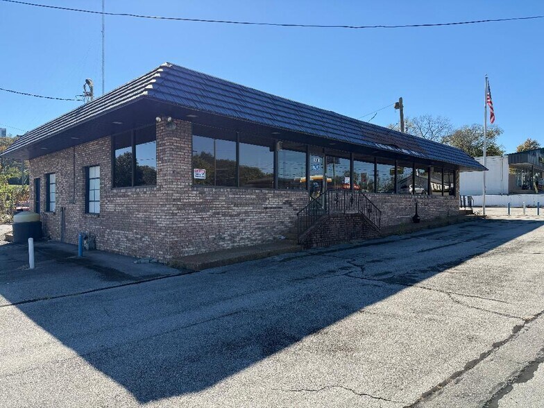 Primary Photo Of 6005 Charlotte Pike, Nashville Freestanding For Lease