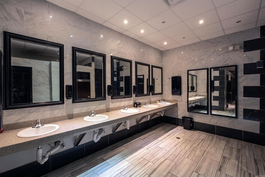 More Photos Of 8624 I 30, Little Rock Restaurant For Sale