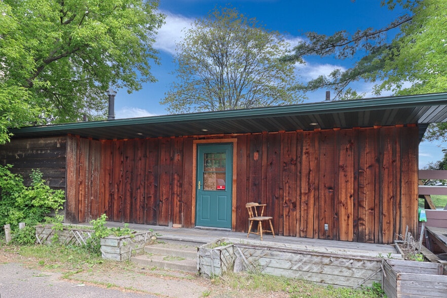 More Photos Of 419 N Railroad St, Eagle River Restaurant For Sale