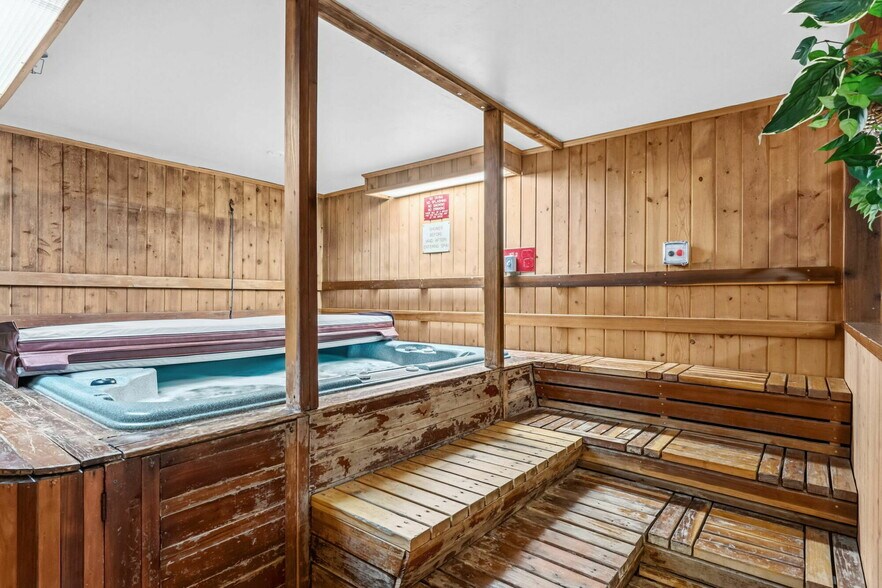 More Photos Of 205 Beaver Lodge Rd, Frisco Hotel For Sale