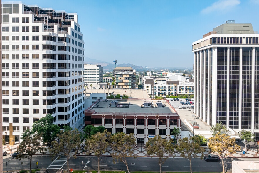 More Photos Of 525 N Brand Blvd, Glendale Office For Lease