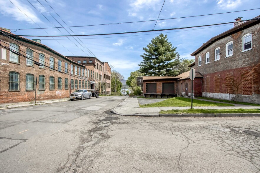 More Photos Of 24 Johnes St, Newburgh Light Manufacturing For Lease