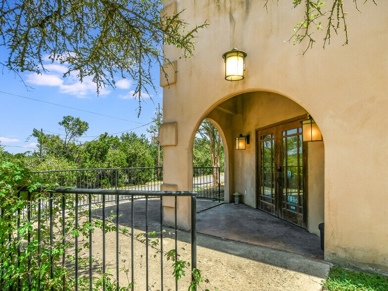 More Photos Of 4004 E Hwy 290, Dripping Springs Medical For Sale