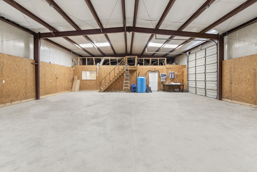 More Photos Of 18083 FM 1314 Rd, Conroe Warehouse For Lease