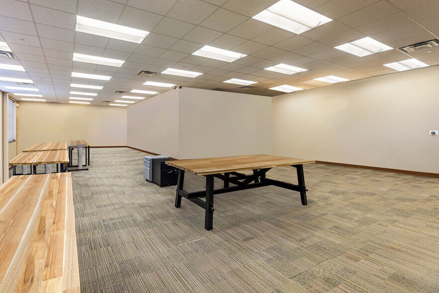 More Photos Of 3205 Talon Dr, Richardson Office For Lease