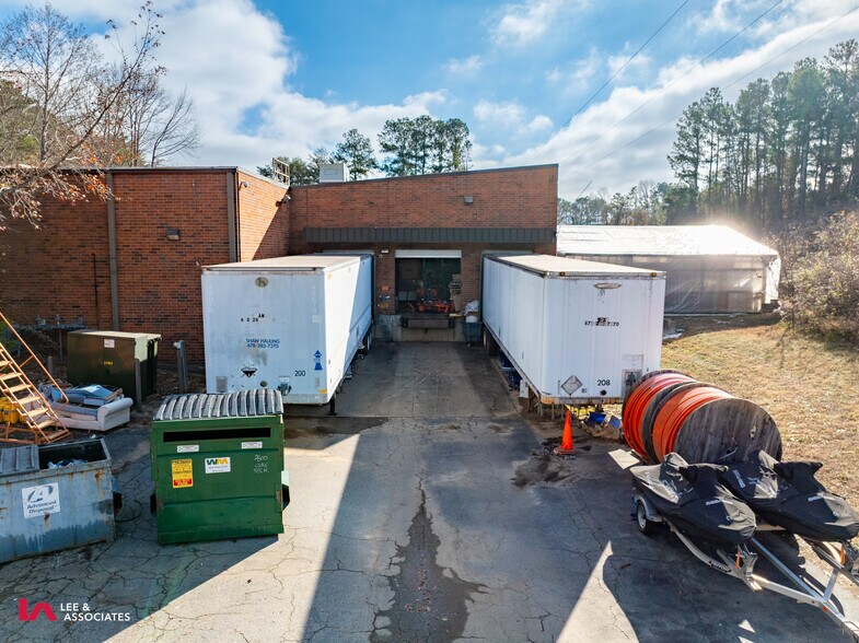 More Photos Of 2800 Colonnades Ct, Peachtree Corners Light Distribution For Lease