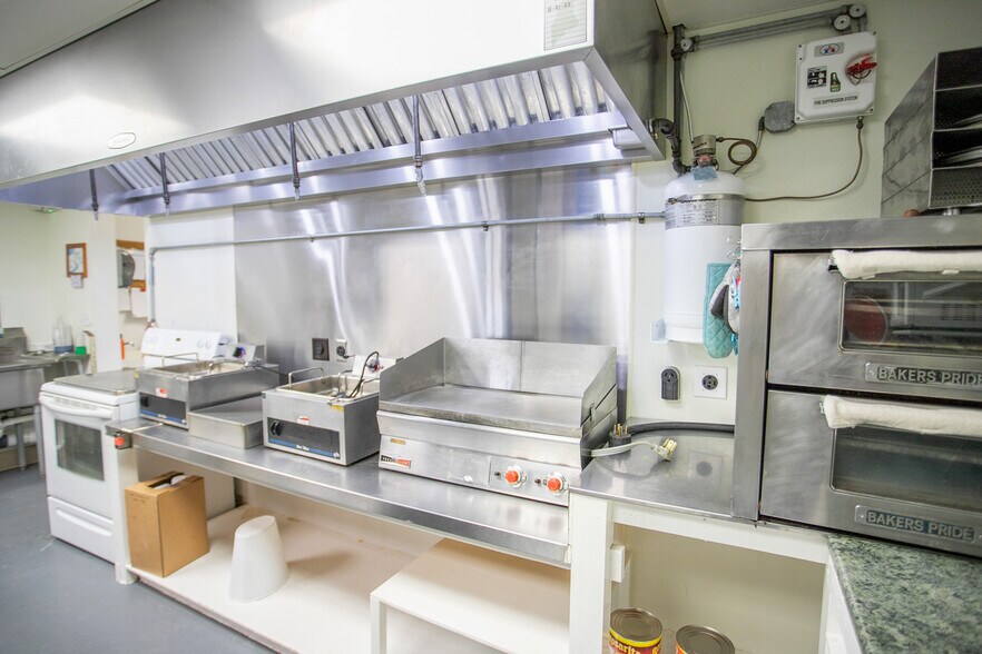 More Photos Of 441 Newburgh Rd, Hermon Sports And Entertainment For Sale