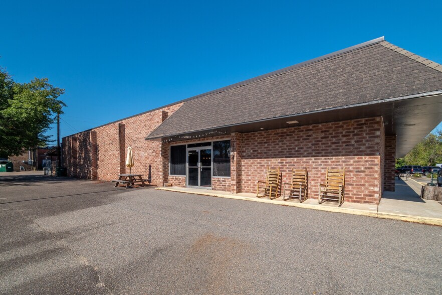 More Photos Of 1 Village Park, Cheraw General Retail For Sale