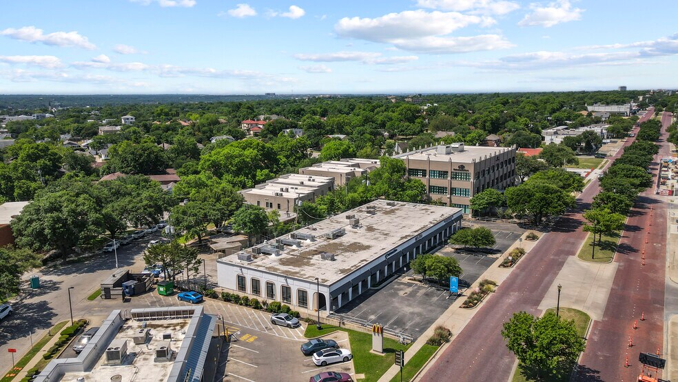 More Photos Of 3615-3625 Camp Bowie Blvd, Fort Worth Office For Lease