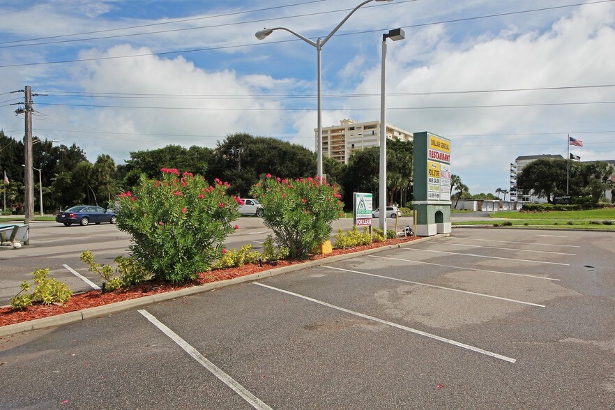 More Photos Of 585-694 N Atlantic Ave, Cocoa Beach General Retail For Lease