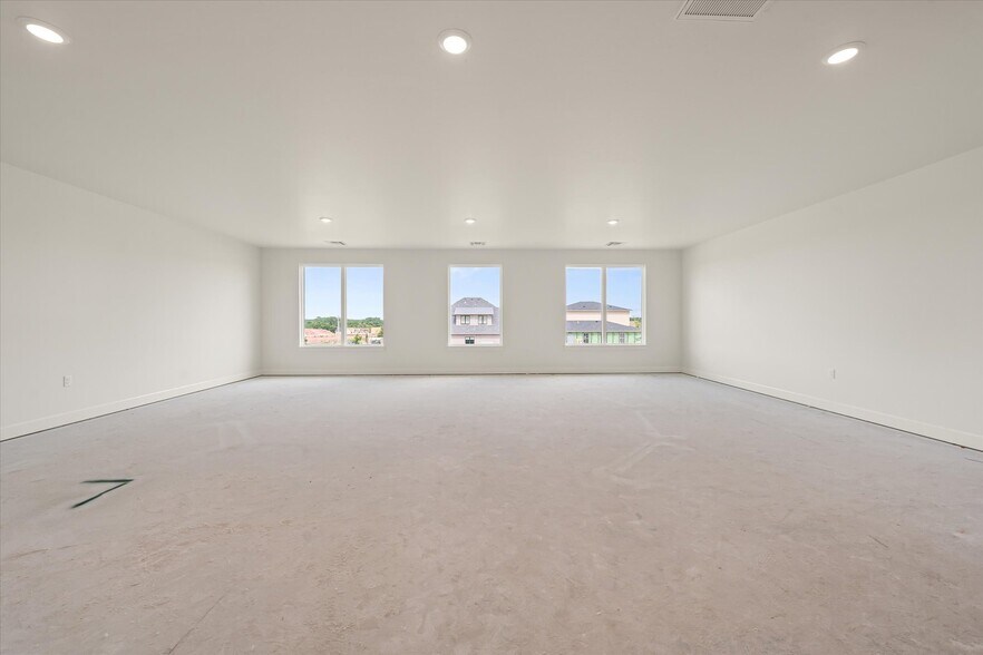 More Photos Of 3165 N Sooner Rd, Edmond Office For Sale