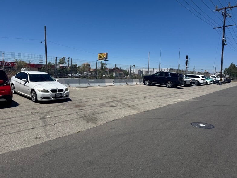 More Photos Of 8456 San Fernando Rd, Sun Valley Warehouse For Lease