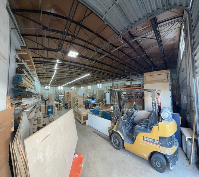 More Photos Of 733-757 W 26th St, Hialeah Warehouse For Lease