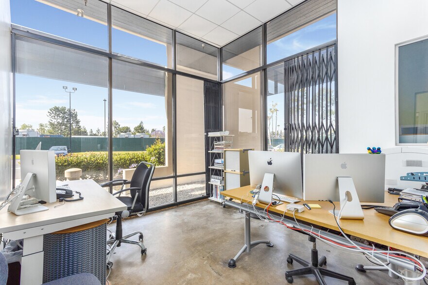 More Photos Of 2991-2995 E White Star Ave, Anaheim Warehouse For Sale