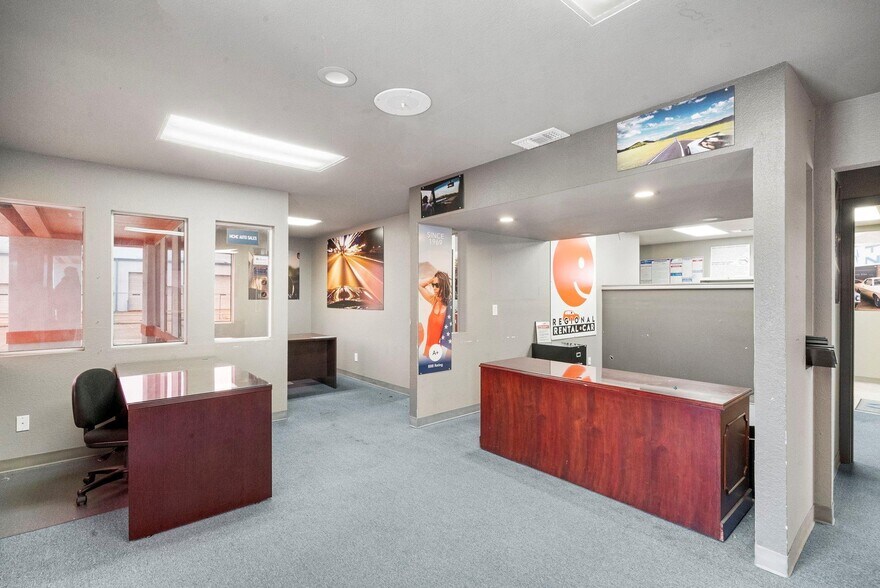 More Photos Of 240 Exchange St, Burleson Auto Dealership For Sale