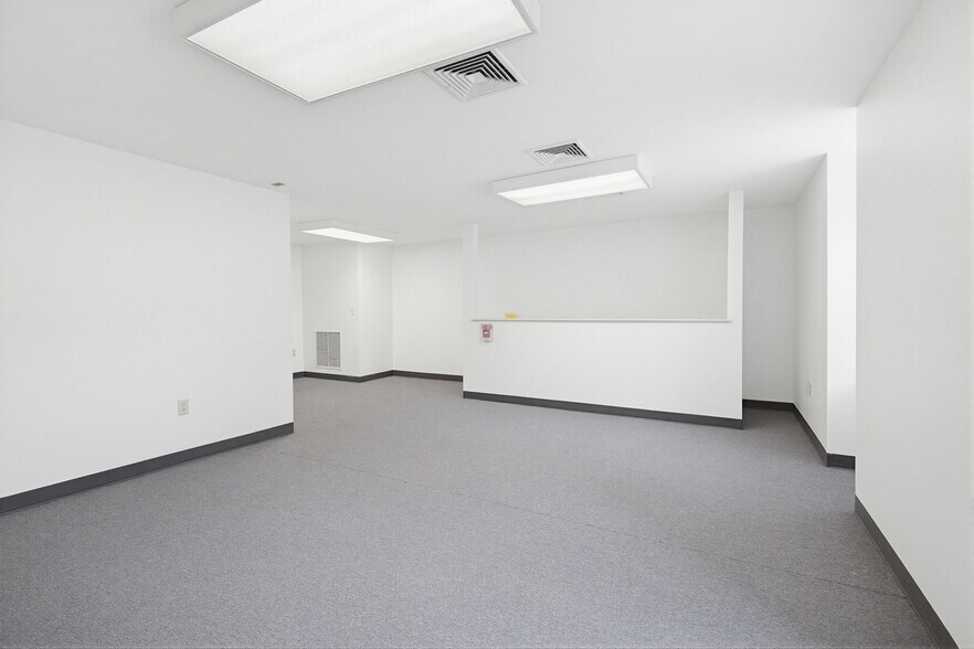 More Photos Of 171 E King St, Lancaster Loft Creative Space For Sale