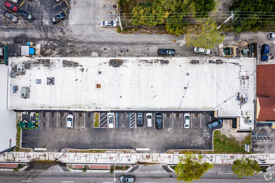 More Photos Of 955 NE 126th St, North Miami Unknown For Lease