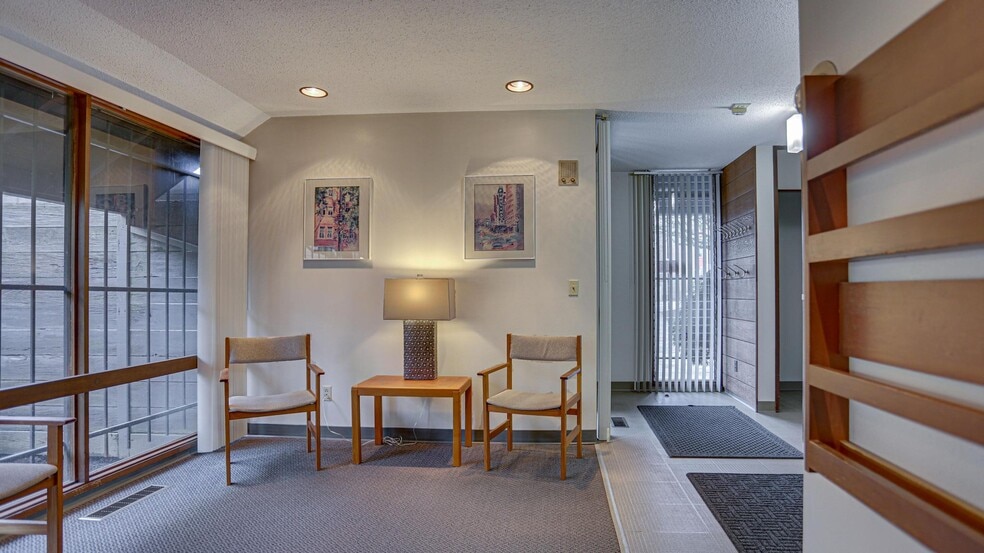 More Photos Of 15012 SE Stark St, Portland Office For Lease