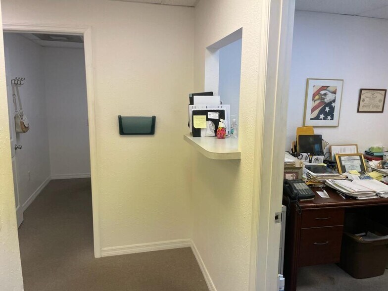 More Photos Of 343 W Central Ave, Lake Wales Office Residential For Lease