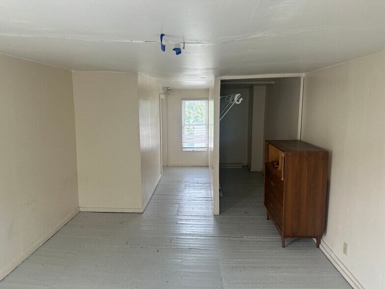 More Photos Of 142 W Main St, Windsor Apartments For Sale