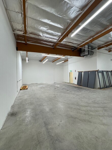 More Photos Of 6724-6758 Eton Ave, Canoga Park Warehouse For Lease