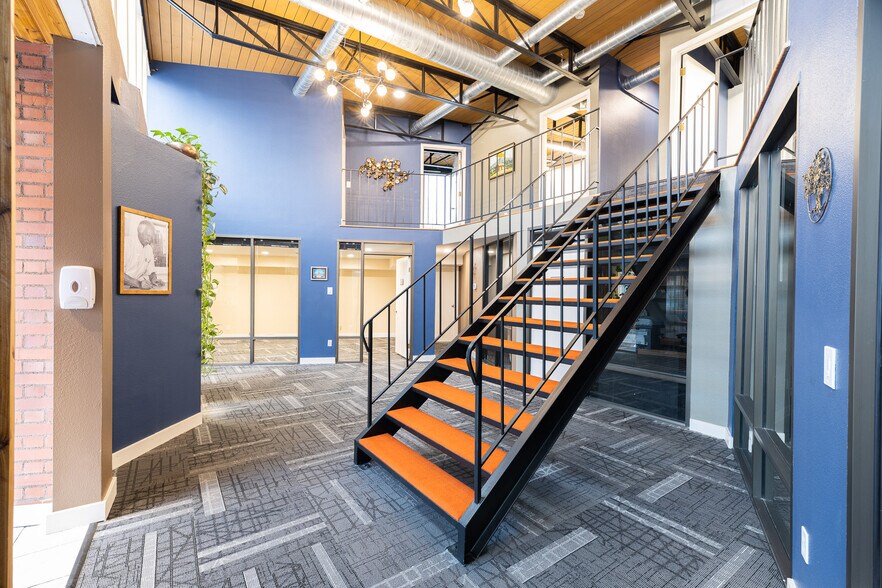 More Photos Of 8414 SW Barbur Blvd, Portland Office For Lease