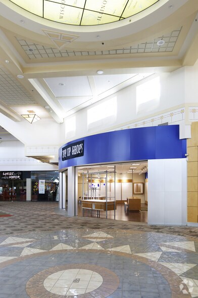 More Photos Of 5600 Harvey St, Muskegon Department Store For Sale