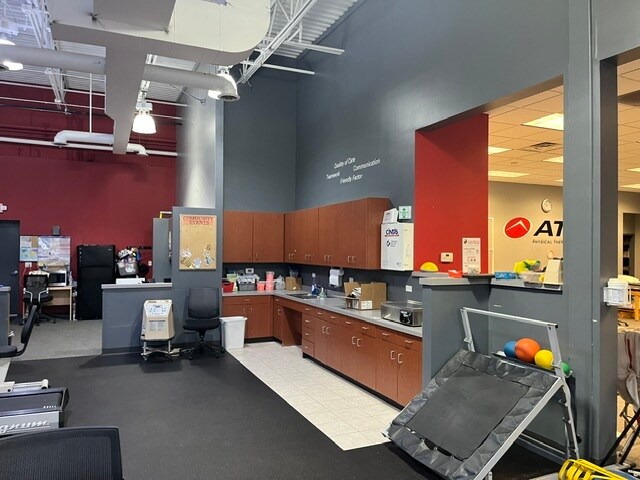 More Photos Of 23915 Main St, Plainfield Unknown For Lease