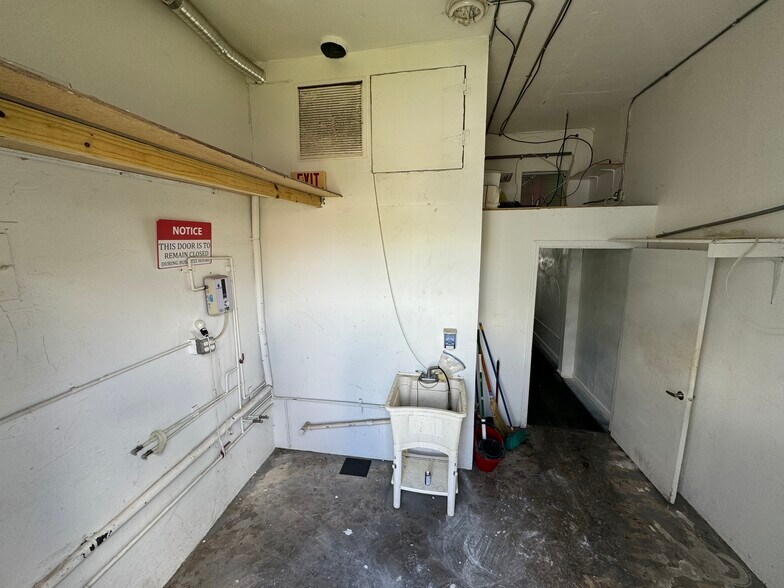 More Photos Of 112-120 S 20th Ave, Hollywood Restaurant For Lease