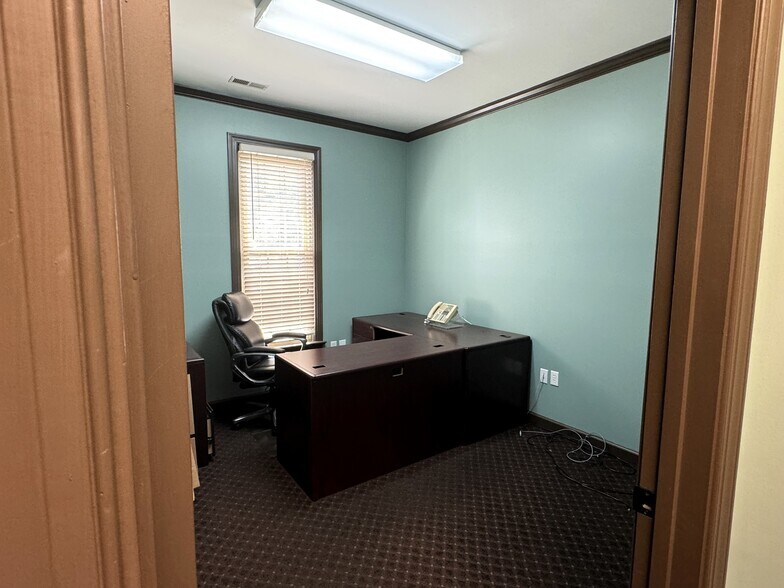 More Photos Of 2413 Robeson St, Fayetteville Office For Lease