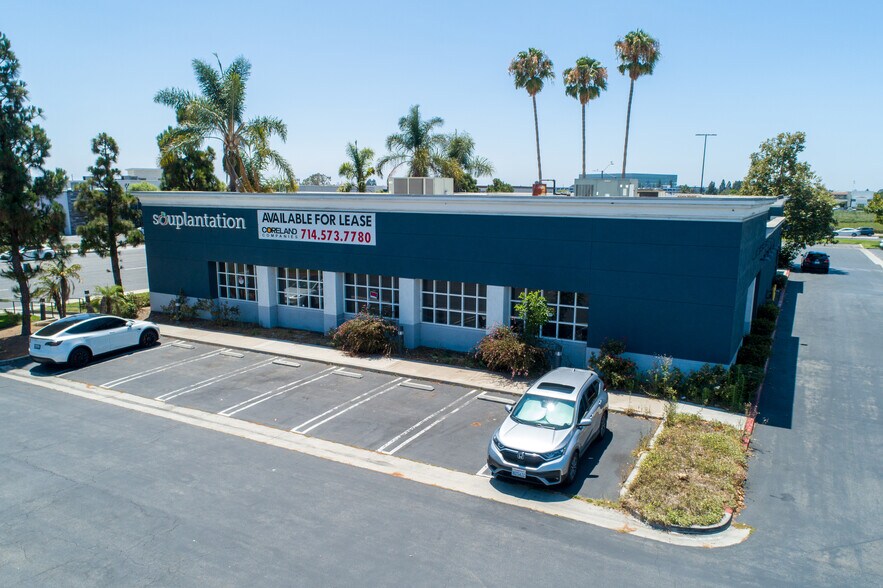 More Photos Of 17876-17940 Newhope St, Fountain Valley Unknown For Lease