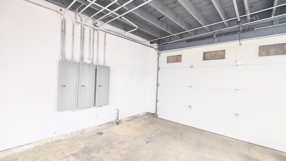 More Photos Of 8827 SE Division St, Portland Freestanding For Sale