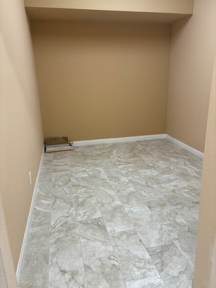 More Photos Of 21700 Golden Triangle Rd, Santa Clarita Medical For Lease