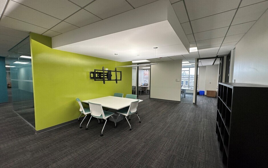 More Photos Of 110 Franklin Rd Se, Roanoke Office For Lease