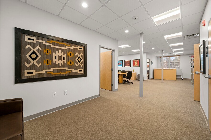 More Photos Of 288 S River Rd, Bedford Medical For Lease