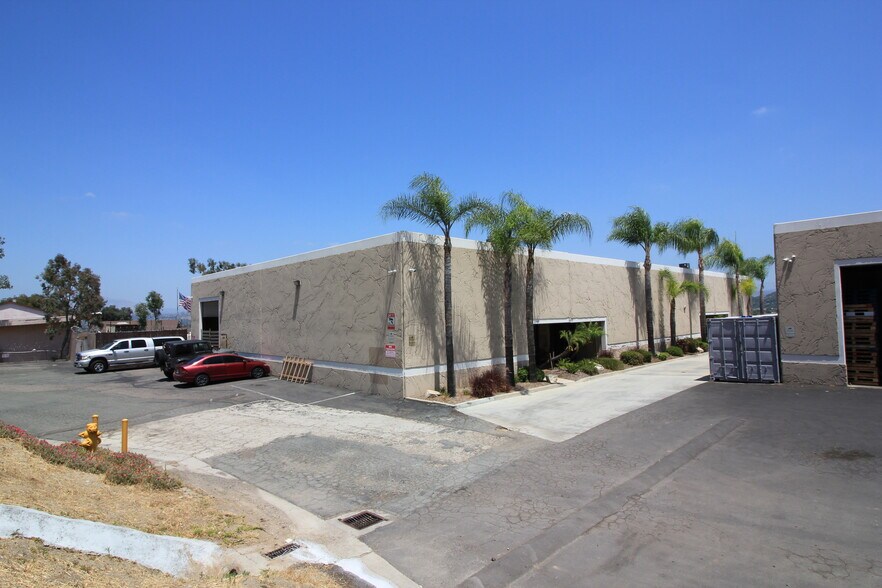 More Photos Of 1440-1450 Hill St, El Cajon Manufacturing For Lease