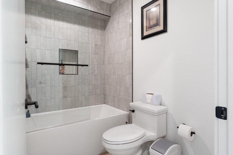 More Photos Of 1035 N Serrano Ave, Los Angeles Apartments For Sale