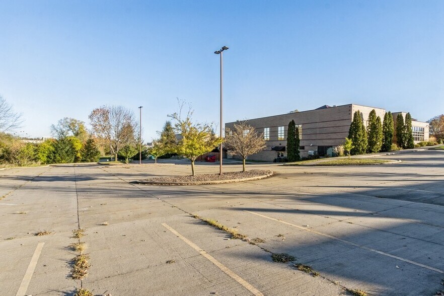 More Photos Of 2834 Northgate Dr, Iowa City Office For Lease