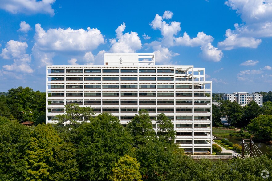More Photos Of 400 Perimeter Center Ter, Atlanta Office For Lease