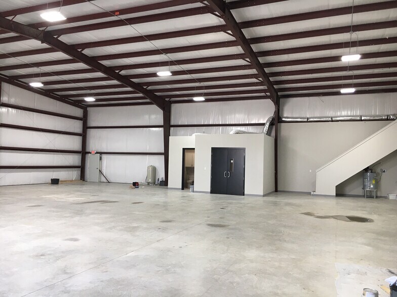 More Photos Of 14430 Fm 718, Fort Worth Warehouse For Lease