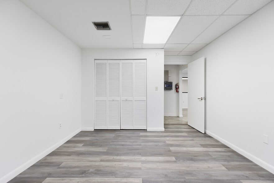 More Photos Of 1740-1742 NW 93rd Ave, Miami Warehouse For Lease