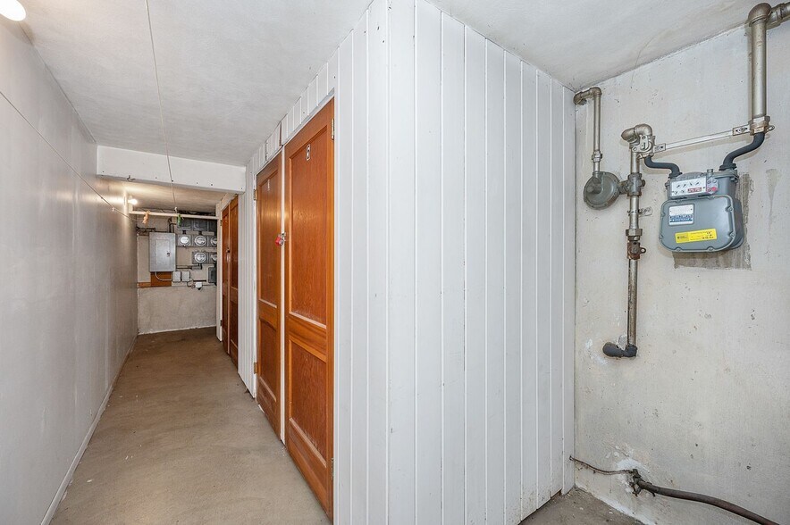 More Photos Of 2310 Van Leunen Dr, Cincinnati Multifamily For Sale