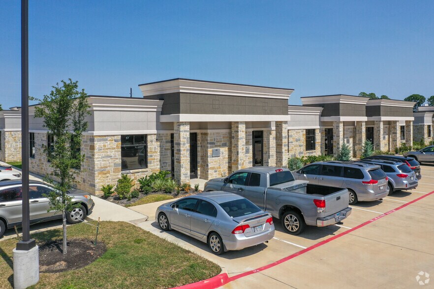 More Photos Of 633 E Fernhurst Dr, Katy Medical For Lease