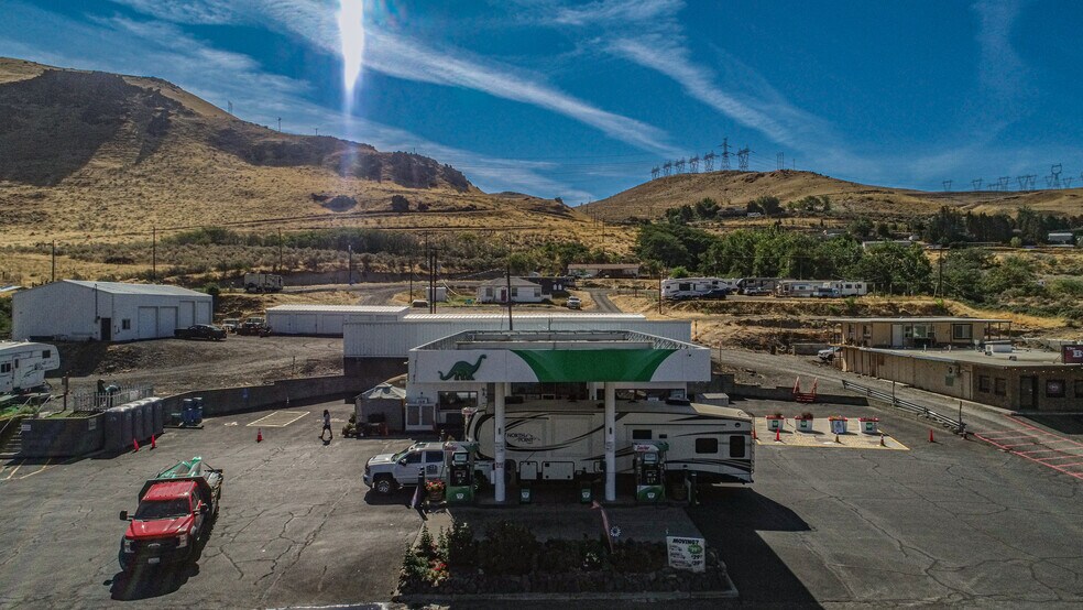 More Photos Of 606 E 1st, Rufus Convenience Store For Sale