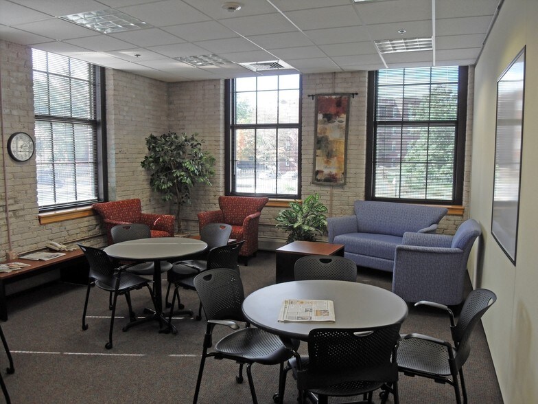 More Photos Of 1 Federal St, Springfield Flex For Lease